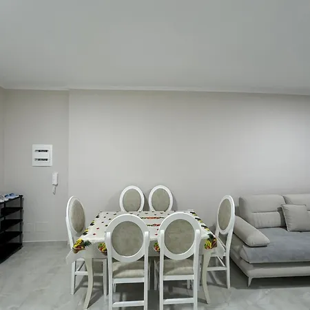 Comfortable * Vlorë